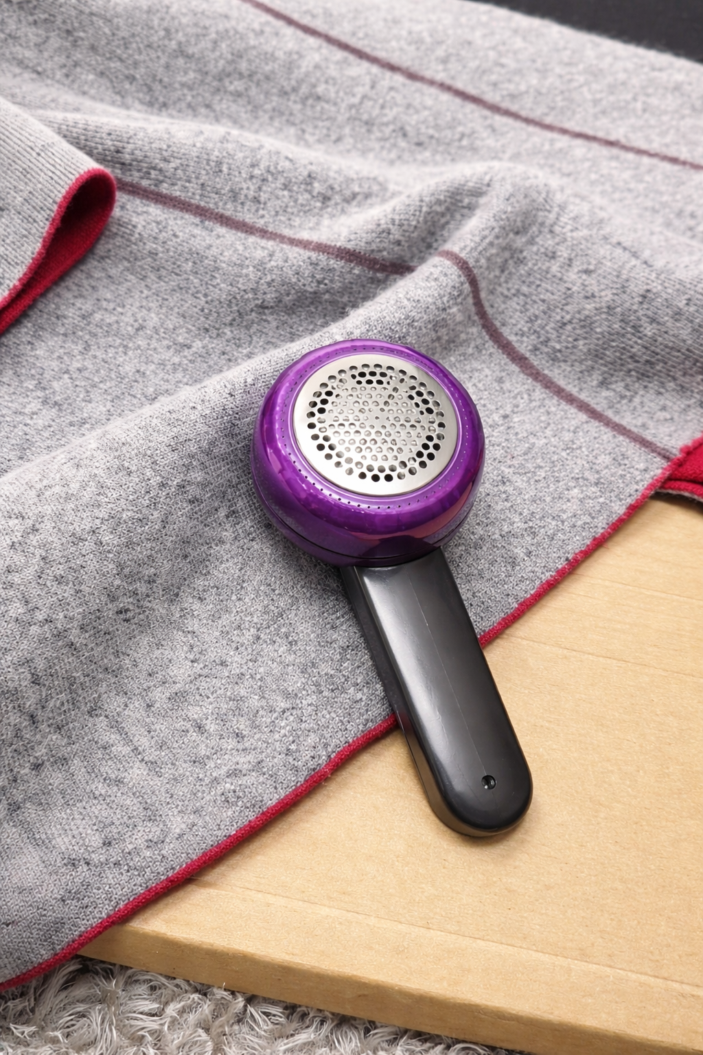 Urbaneaz™ Fabric Lint Remover